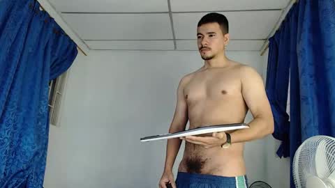 Snapshot of jeycob_happy97 chatting on November 10, 10:36 am Juan David online show from November 10, 10:36 am