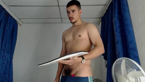 Snapshot of jeycob_happy97 chatting on November 17, 11:05 am Juan David online show from November 17, 11:05 am