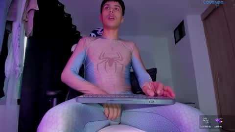 Snapshot of jeyden_camilo chatting on May 9, 10:37 pm Jeyden Camilo online show from May 9, 10:37 pm