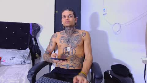 Snapshot of jeykob_23 chatting on November 1, 12:01 am JEYKOB online show from November 1, 12:01 am