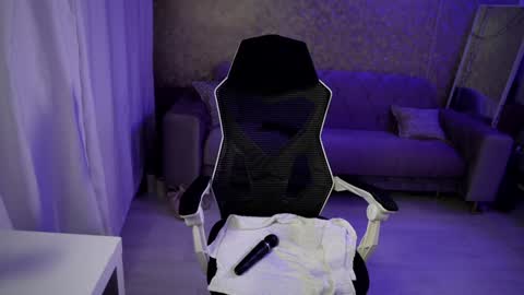 Snapshot of jeyssy69 chatting on January 12, 5:34 am Jeyssy also Andra online show from January 12, 5:34 am