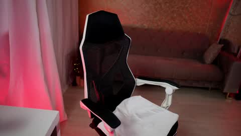 Snapshot of jeyssy69 chatting on February 2, 5:10 am Jeyssy also Andra online show from February 2, 5:10 am