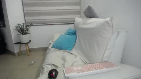 Camila online show from January 16, 11:03 am