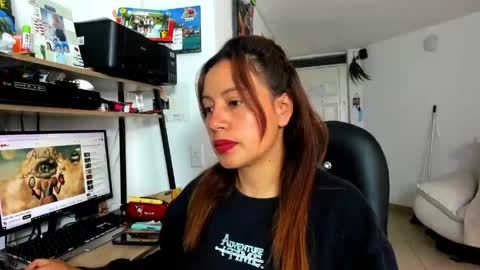 Snapshot of jezabel_purple chatting on June 5, 3:07 pm Camila online show from June 5, 3:07 pm