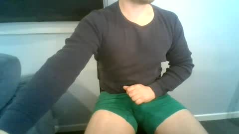 Snapshot of jezz045 chatting on June 18, 3:29 am jezz045 online show from June 18, 3:29 am