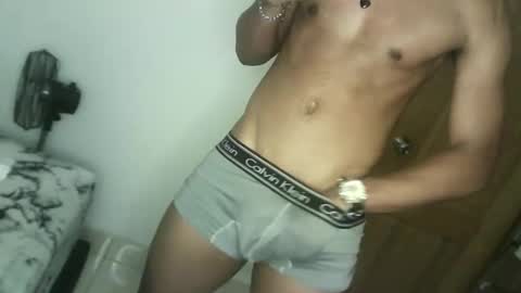 Snapshot of jg1105 chatting on March 17, 4:06 am jg1105 online show from March 17, 4:06 am