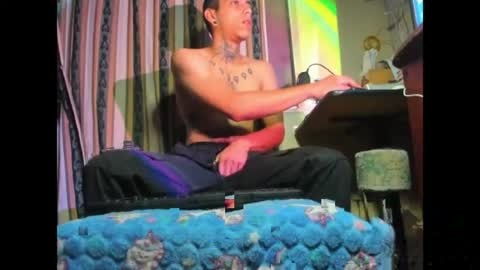 Snapshot of jharol_cardona chatting on May 13, 12:19 am Jharol online show from May 13, 12:19 am