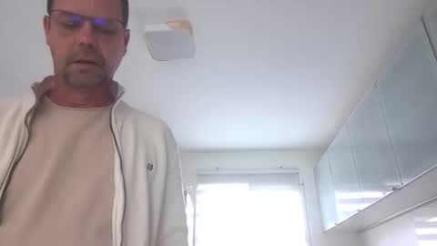 Snapshot of jhmec44000 chatting on May 31, 10:44 am jhmec44000 online show from May 31, 10:44 am