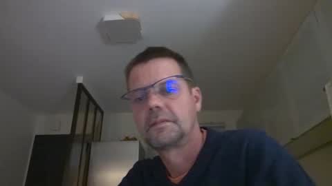 Snapshot of jhmec44000 chatting on June 3, 9:09 pm jhmec44000 online show from June 3, 9:09 pm