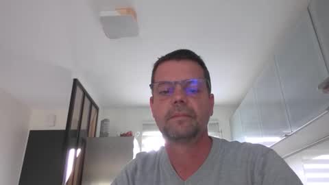 Snapshot of jhmec44000 chatting on June 6, 11:04 am jhmec44000 online show from June 6, 11:04 am