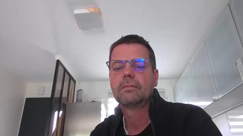 Snapshot of jhmec44000 chatting on June 10, 10:47 am jhmec44000 online show from June 10, 10:47 am