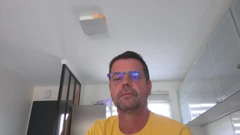 Snapshot of jhmec44000 chatting on June 18, 11:03 am jhmec44000 online show from June 18, 11:03 am