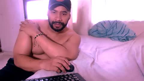 En moreno online show from November 27, 12:18 pm