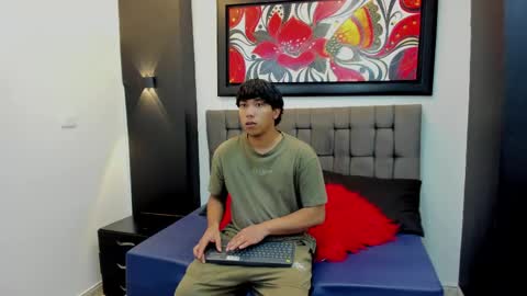 Snapshot of jhoan_evans chatting on May 12, 1:41 pm jhoan_evans online show from May 12, 1:41 pm