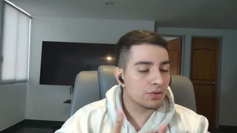 Jhoan Saenz online show from November 11, 9:26 pm