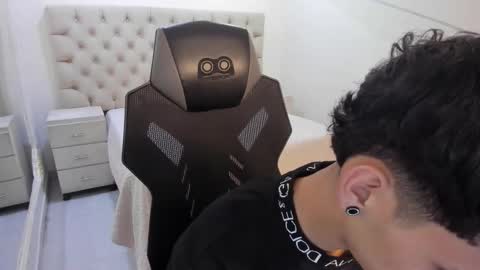 Snapshot of jhoanleandro chatting on January 6, 4:27 am jhoanleandro online show from January 6, 4:27 am