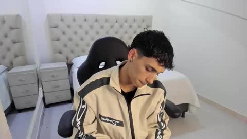 Snapshot of jhoanleandro chatting on January 7, 4:59 am jhoanleandro online show from January 7, 4:59 am