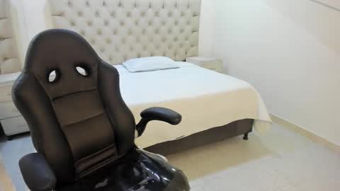 Snapshot of jhoanleandro chatting on January 8, 4:04 am jhoanleandro online show from January 8, 4:04 am