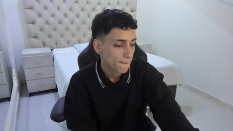 Snapshot of jhoanleandro chatting on January 13, 4:40 am jhoanleandro online show from January 13, 4:40 am