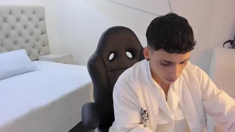 Snapshot of jhoanleandro chatting on January 14, 4:18 am jhoanleandro online show from January 14, 4:18 am