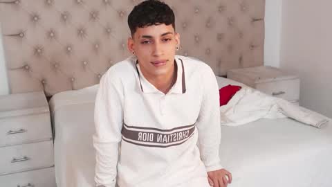 Snapshot of jhoanleandro chatting on February 7, 3:32 am jhoanleandro online show from February 7, 3:32 am