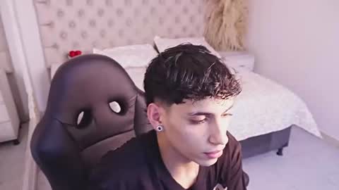jhoanleandro online show from July 3, 4:30 am