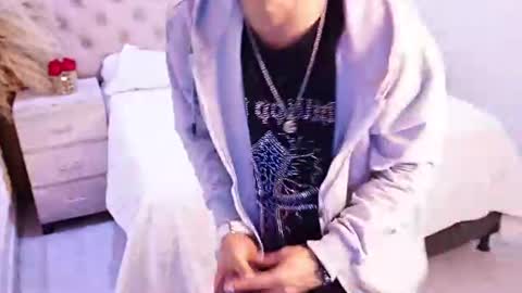 jhoanleandro online show from August 3, 4:33 am