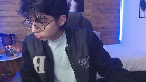 Snapshot of jhoellx chatting on December 28, 12:24 pm Jhoel online show from December 28, 12:24 pm