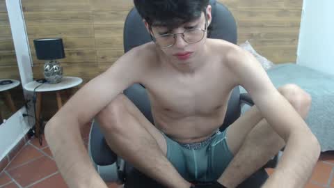 Snapshot of jhoellx chatting on January 15, 3:29 pm Jhoel online show from January 15, 3:29 pm