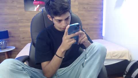 Snapshot of jhoellx chatting on February 6, 12:37 pm Jhoel online show from February 6, 12:37 pm