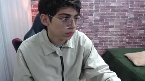 Snapshot of jhoellx chatting on February 16, 12:21 pm Jhoel online show from February 16, 12:21 pm