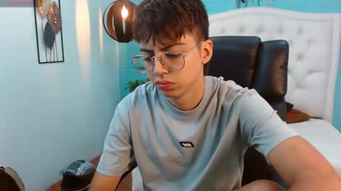 Snapshot of jhoellx chatting on September 21, 12:51 pm Jhoel online show from September 21, 12:51 pm