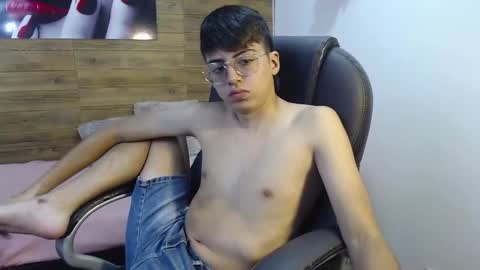 Snapshot of jhoellx chatting on September 22, 8:33 pm Jhoel online show from September 22, 8:33 pm