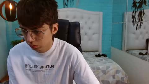 Snapshot of jhoellx chatting on October 19, 1:01 pm Jhoel online show from October 19, 1:01 pm