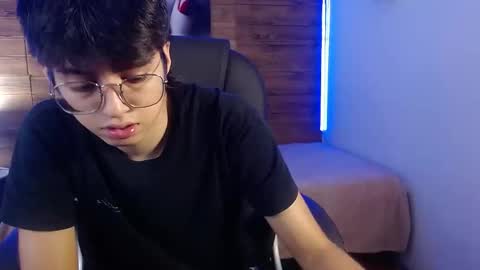 Snapshot of jhoellx chatting on November 11, 7:58 pm Jhoel online show from November 11, 7:58 pm