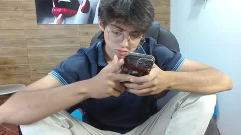 Snapshot of jhoellx chatting on December 16, 7:30 pm Jhoel online show from December 16, 7:30 pm