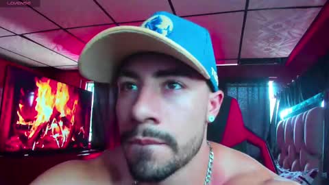 Jhojan Strong  online show from March 3, 6:22 pm