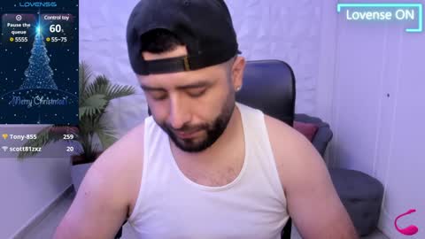 Snapshot of jhon_bear02 chatting on December 18, 2:17 pm John Bear.... online show from December 18, 2:17 pm