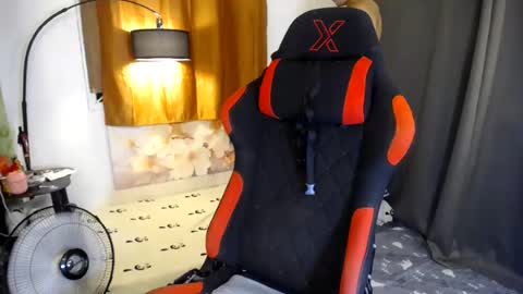 Snapshot of jhon_cummer chatting on June 19, 6:34 pm jhon_cummer online show from June 19, 6:34 pm