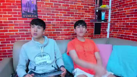 Jake y Troy online show from May 31, 7:48 pm