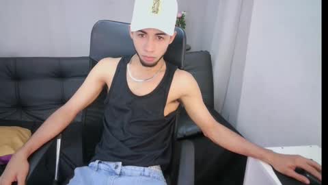 Snapshot of jhon_malo chatting on January 29, 3:12 am jhon_malo online show from January 29, 3:12 am