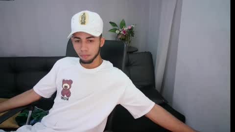 Snapshot of jhon_malo chatting on January 31, 2:37 am jhon_malo online show from January 31, 2:37 am