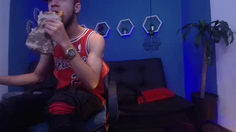 Snapshot of jhon_malo chatting on September 27, 4:17 am jhon_malo online show from September 27, 4:17 am