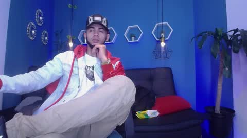 Snapshot of jhon_malo chatting on October 1, 5:02 am jhon_malo online show from October 1, 5:02 am