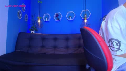 Snapshot of jhon_malo chatting on October 19, 5:08 am jhon_malo online show from October 19, 5:08 am