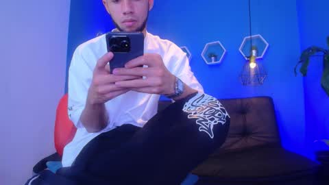 Snapshot of jhon_malo chatting on November 27, 3:19 am jhon_malo online show from November 27, 3:19 am