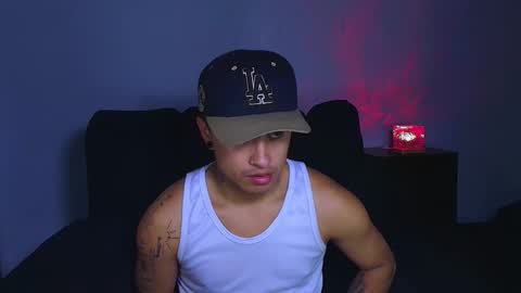 Snapshot of jhon_mendoza_ chatting on October 17, 8:39 am jhon_mendoza_ online show from October 17, 8:39 am