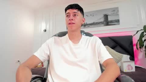 Jhon online show from November 21, 1:43 pm