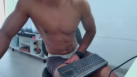 Snapshot of jhon_wich2 chatting on May 11, 2:01 pm Jhon wich2 online show from May 11, 2:01 pm