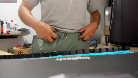 Snapshot of jhonatan_morales_s chatting on October 14, 5:41 am jhonatan_morales_s online show from October 14, 5:41 am